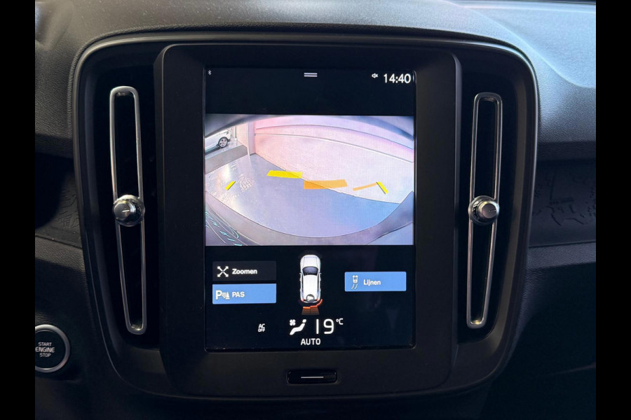 Volvo XC40 Momentum Core Automaat, Carplay, Camera