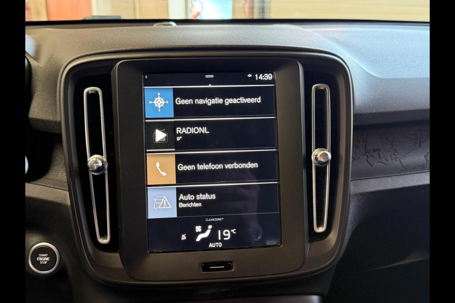 Volvo XC40 Momentum Core Automaat, Carplay, Camera