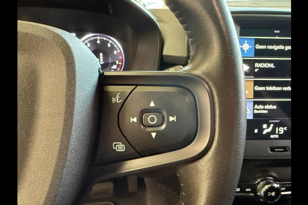 Volvo XC40 Momentum Core Automaat, Carplay, Camera