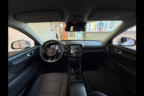 Volvo XC40 Momentum Core Automaat, Carplay, Camera