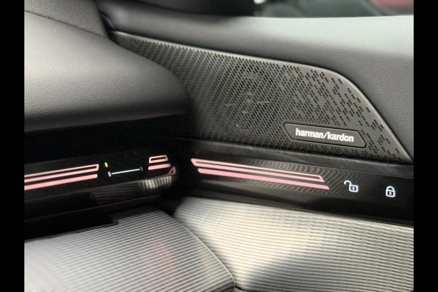 BMW 5 Serie Touring 530e x-Drive M-Sport Pro-20 inch trekhaak panorama head-up key-less