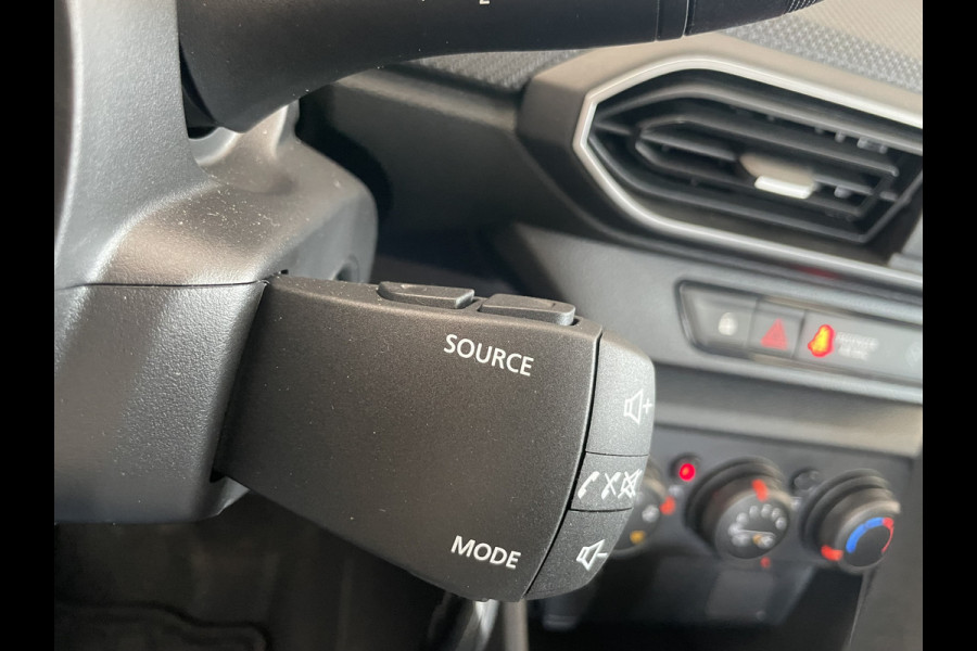 Dacia Sandero 1.0 TCe 100 ECO-G Essential Airco - Cruise control - Parkeersensor achter - Bluetooth - Rijstrooksensor - Start/stop systeem - Stuur multifunctioneel - Led lampen - Elektrische ramen voor