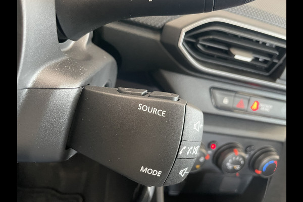 Dacia Sandero 1.0 TCe 100 ECO-G Essential Airco - Cruise control - Parkeersensor achter - Bluetooth - Rijstrooksensor - Start/stop systeem - Stuur multifunctioneel - Led lampen - Elektrische ramen voor