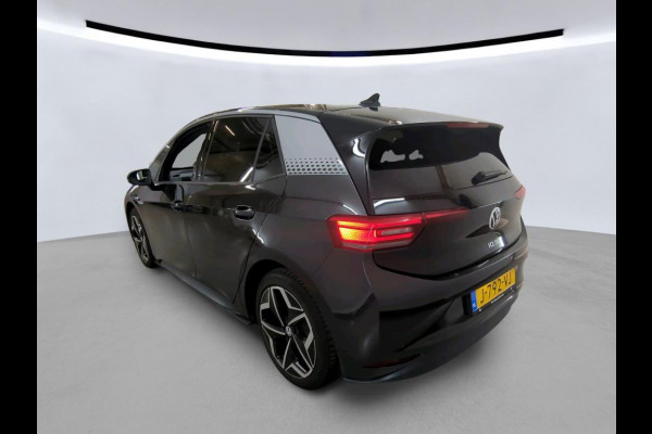 Volkswagen ID.3 First Plus 58 kWh | Trekhaak | Navi | Camera | LED