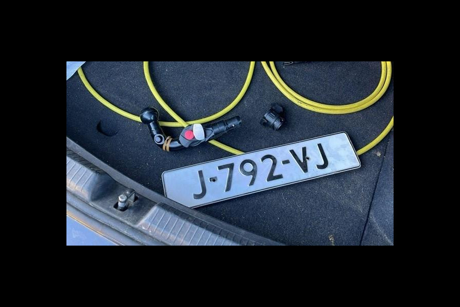 Volkswagen ID.3 First Plus 58 kWh | Trekhaak | Navi | Camera | LED