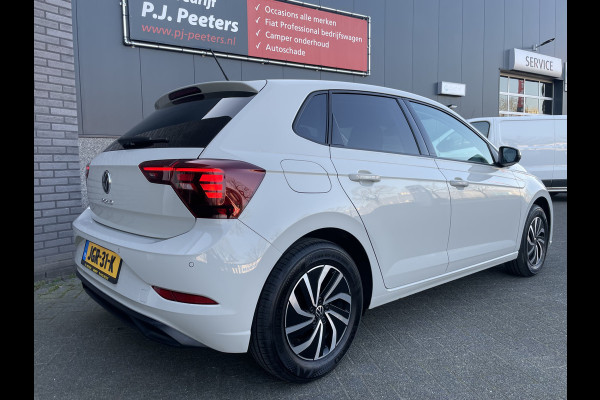 Volkswagen Polo 1.0 TSI Life Edition Achteruitrijcamera - Parkeersensoren - Apple carplay - Airco - Cruise control - Led verlichting - Licht metalen velgen 15 inch - Radio - Rijstrooksensor - Start/stop systeem - Stuur multifunc