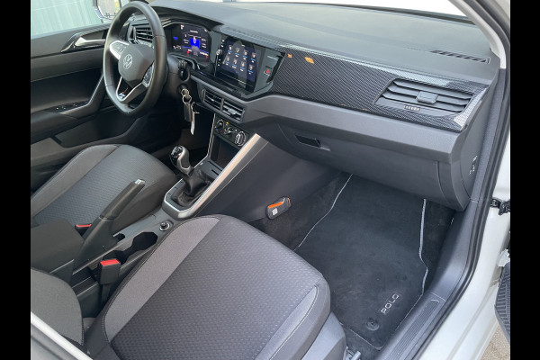 Volkswagen Polo 1.0 TSI Life Edition Achteruitrijcamera - Parkeersensoren - Apple carplay - Airco - Cruise control - Led verlichting - Licht metalen velgen 15 inch - Radio - Rijstrooksensor - Start/stop systeem - Stuur multifunc