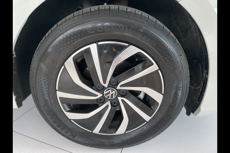 Volkswagen Polo 1.0 TSI Life Edition Achteruitrijcamera - Parkeersensoren - Apple carplay - Airco - Cruise control - Led verlichting - Licht metalen velgen 15 inch - Radio - Rijstrooksensor - Start/stop systeem - Stuur multifunc