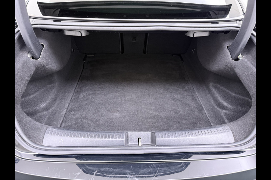 Mercedes-Benz CLA-Klasse 180 AMG line | Pano Trekhaak Memory Sound Multibeam Keyless