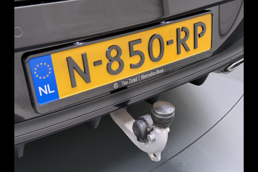 Mercedes-Benz CLA-Klasse 180 AMG line | Pano Trekhaak Memory Sound Multibeam Keyless