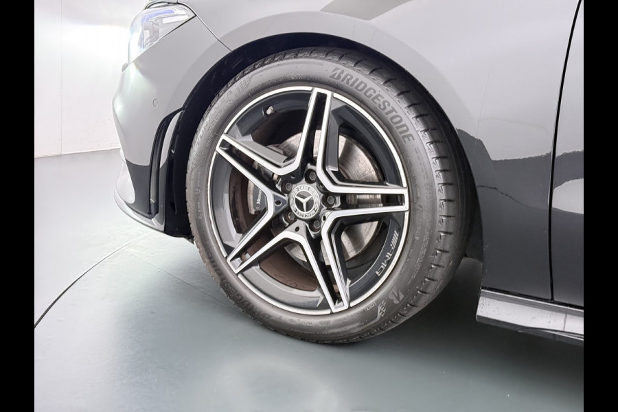 Mercedes-Benz CLA-Klasse 180 AMG line | Pano Trekhaak Memory Sound Multibeam Keyless