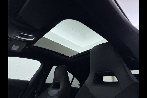 Mercedes-Benz CLA-Klasse 180 AMG line | Pano Trekhaak Memory Sound Multibeam Keyless