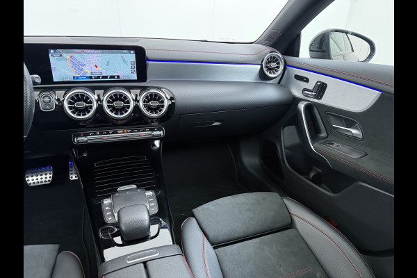 Mercedes-Benz CLA-Klasse 180 AMG line | Pano Trekhaak Memory Sound Multibeam Keyless