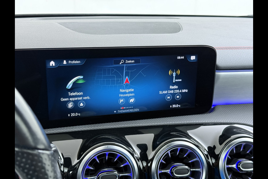 Mercedes-Benz CLA-Klasse 180 AMG line | Pano Trekhaak Memory Sound Multibeam Keyless