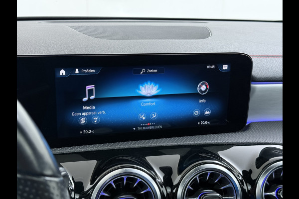 Mercedes-Benz CLA-Klasse 180 AMG line | Pano Trekhaak Memory Sound Multibeam Keyless