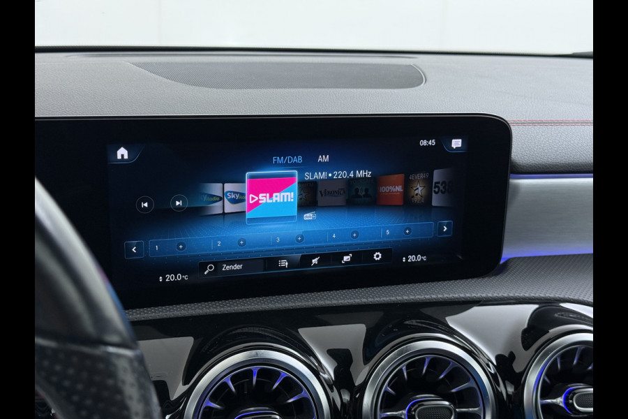 Mercedes-Benz CLA-Klasse 180 AMG line | Pano Trekhaak Memory Sound Multibeam Keyless