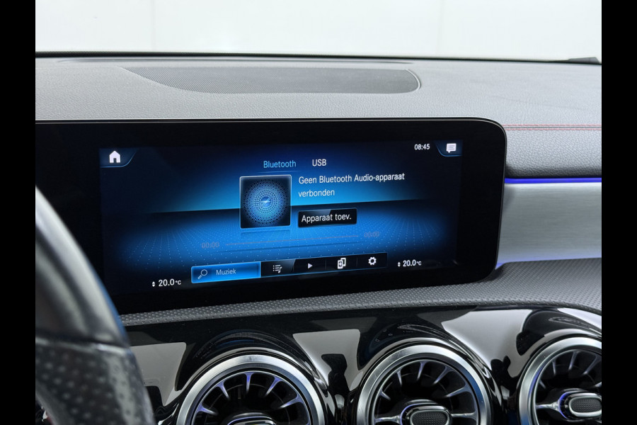 Mercedes-Benz CLA-Klasse 180 AMG line | Pano Trekhaak Memory Sound Multibeam Keyless