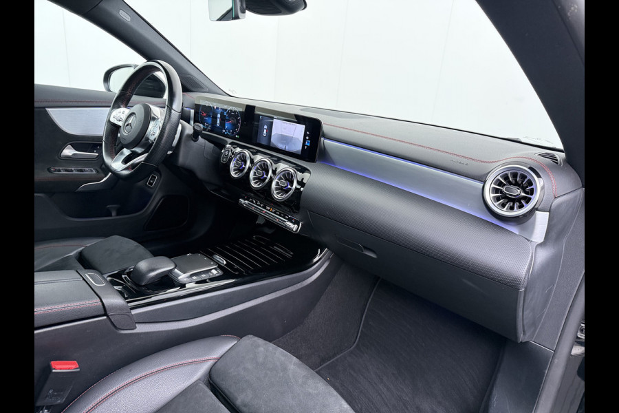 Mercedes-Benz CLA-Klasse 180 AMG line | Pano Trekhaak Memory Sound Multibeam Keyless