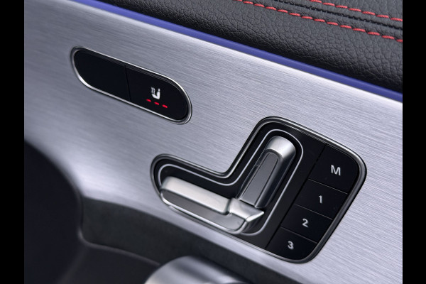 Mercedes-Benz CLA-Klasse 180 AMG line | Pano Trekhaak Memory Sound Multibeam Keyless