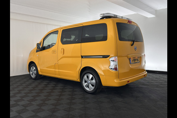Nissan e-NV200 Evalia 40 kWh Connect Edition [ 7-Pers. ] {SOH-95%} (INCL.BTW) *NAVI-FULLMAP | CAMERA | HEATED-COMFORTSEATS | DAB | PRIVACY-GLASS | ECC | CRUISE | 15''ALU*