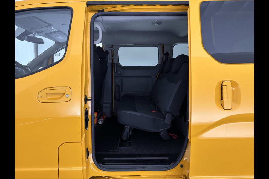 Nissan e-NV200 Evalia 40 kWh Connect Edition [ 7-Pers. ] {SOH-95%} (INCL.BTW) *NAVI-FULLMAP | CAMERA | HEATED-COMFORTSEATS | DAB | PRIVACY-GLASS | ECC | CRUISE | 15''ALU*