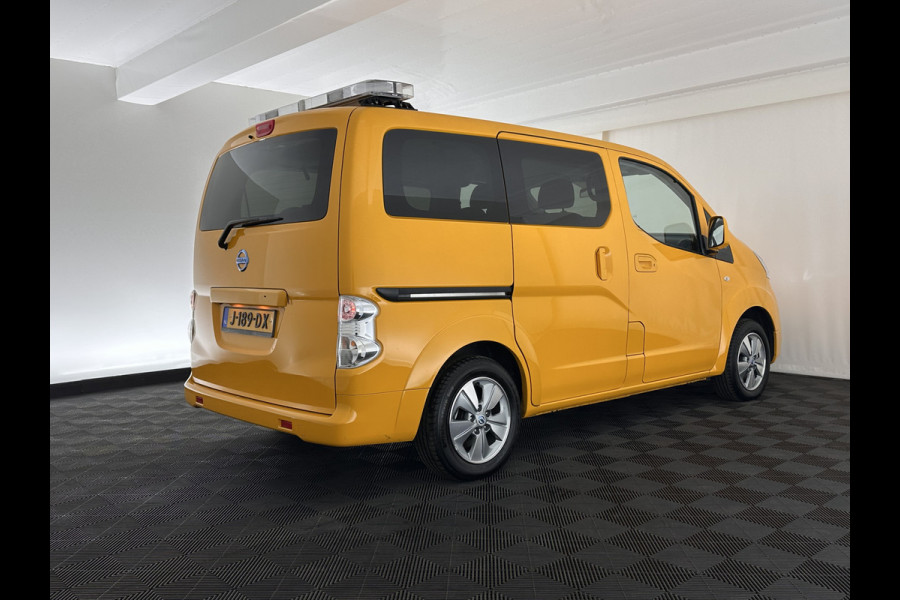 Nissan e-NV200 Evalia 40 kWh Connect Edition [ 7-Pers. ] {SOH-95%} (INCL.BTW) *NAVI-FULLMAP | CAMERA | HEATED-COMFORTSEATS | DAB | PRIVACY-GLASS | ECC | CRUISE | 15''ALU*