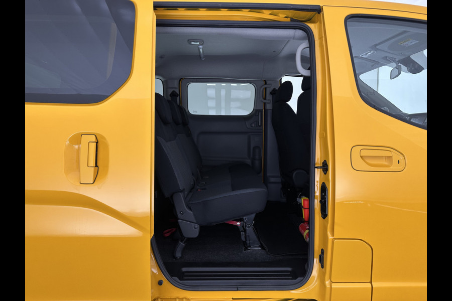 Nissan e-NV200 Evalia 40 kWh Connect Edition [ 7-Pers. ] {SOH-95%} (INCL.BTW) *NAVI-FULLMAP | CAMERA | HEATED-COMFORTSEATS | DAB | PRIVACY-GLASS | ECC | CRUISE | 15''ALU*