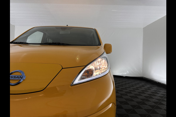 Nissan e-NV200 Evalia 40 kWh Connect Edition [ 7-Pers. ] {SOH-95%} (INCL.BTW) *NAVI-FULLMAP | CAMERA | HEATED-COMFORTSEATS | DAB | PRIVACY-GLASS | ECC | CRUISE | 15''ALU*
