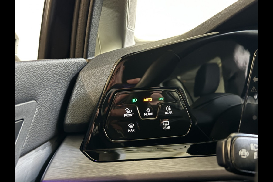 Volkswagen Golf 1.4 eHybrid 204PK DSG STYLE CAMERA/CARPLAY/SFEERVERL.