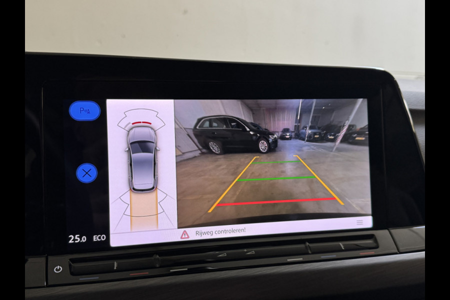 Volkswagen Golf 1.4 eHybrid 204PK DSG STYLE CAMERA/CARPLAY/SFEERVERL.