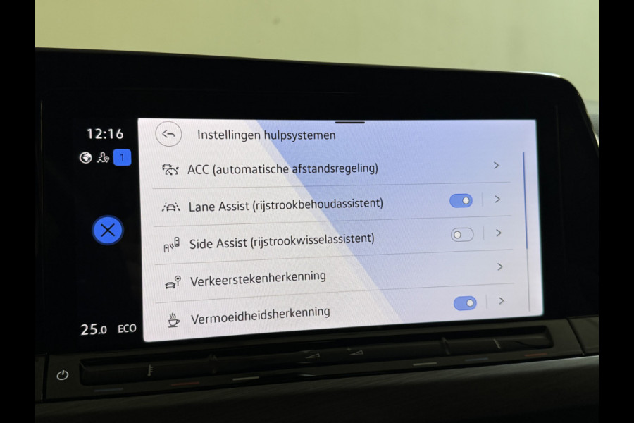 Volkswagen Golf 1.4 eHybrid 204PK DSG STYLE CAMERA/CARPLAY/SFEERVERL.