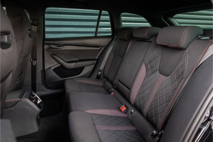 Škoda Octavia Combi RS iV PHEV Business -Matrix- stoelverwarming