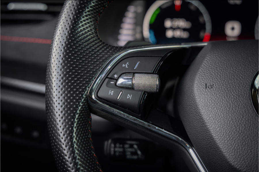 Škoda Octavia Combi RS iV PHEV Business -Matrix- stoelverwarming