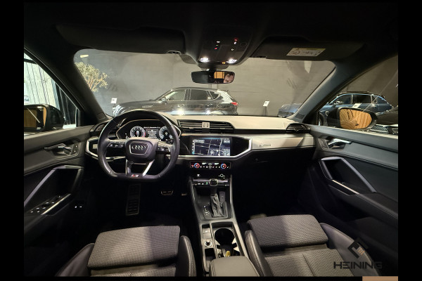 Audi Q3 45 TFSI e S edition Black edition. Trekhaak. Navi. 19 inch. Camera.