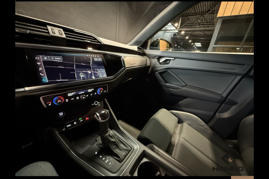 Audi Q3 45 TFSI e S edition Black edition. Trekhaak. Navi. 19 inch. Camera.