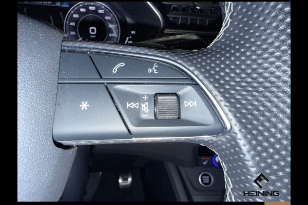 Audi Q3 45 TFSI e S edition Black edition. Trekhaak. Navi. 19 inch. Camera.