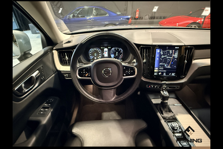Volvo XC60 2.0 T5 Inscription. Pano. Apple-carplay. Navi. Leer. Winterwielen. Hollandse auto met NAP