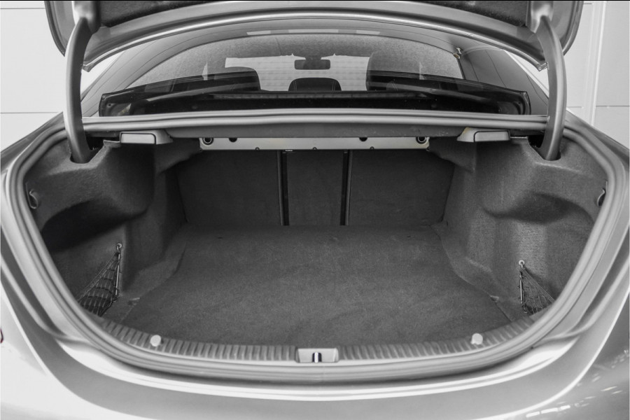 Mercedes-Benz C-Klasse 180 Business Solution AMG Pano Camera