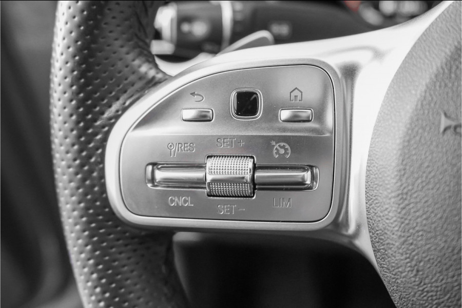 Mercedes-Benz C-Klasse 180 Business Solution AMG Pano Camera