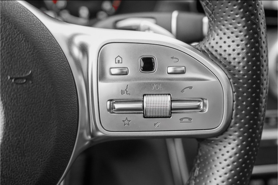 Mercedes-Benz C-Klasse 180 Business Solution AMG Pano Camera