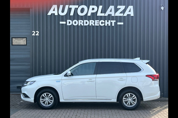 Mitsubishi Outlander 2.4 PHEV Pure TREKHAAK |APPLE CARPLAY |