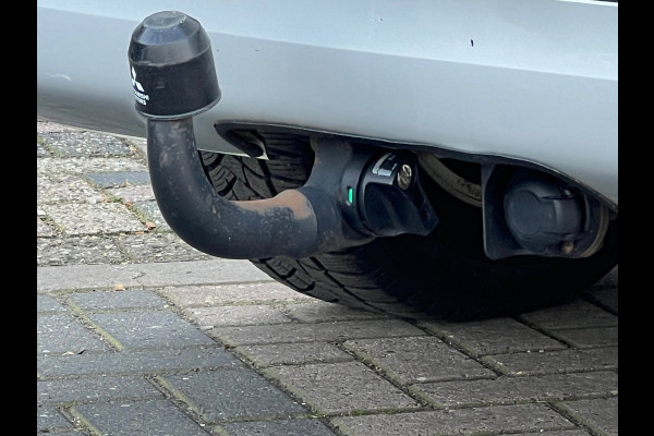 Mitsubishi Outlander 2.4 PHEV Pure TREKHAAK |APPLE CARPLAY |