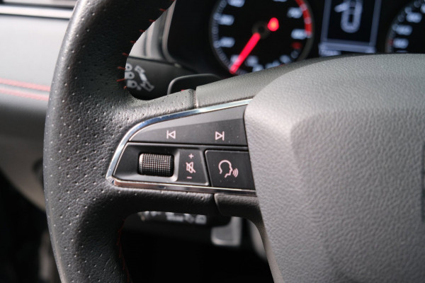 Seat Ibiza 1.0 TSI FR Business Intense Automaat - N.A.P. Airco, Cruise, PDC, Navi, Carplay, Camera.