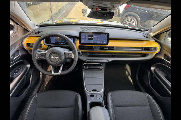 Jeep Avenger 1st Edition 54 kWh NL-AUTO | ELEKTRISCHE KLEP | NAVI | SFEER VERL. SOH 95,44%