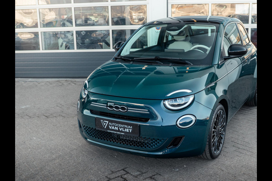 Fiat 500 Hybrid Collezione | Clima | LED | PDC | JBL Premium Audio | 17" | Camera | BSM | Canneloni Ivory/Piombo interieur