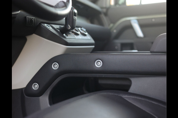 Land Rover Defender P400e X-Dynamic S | Pano - Trekhaak