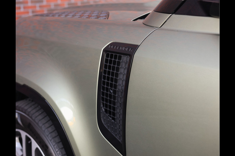 Land Rover Defender P400e X-Dynamic S | Pano - Trekhaak