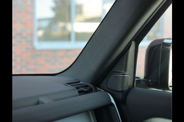 Land Rover Defender P400e X-Dynamic S | Pano - Trekhaak