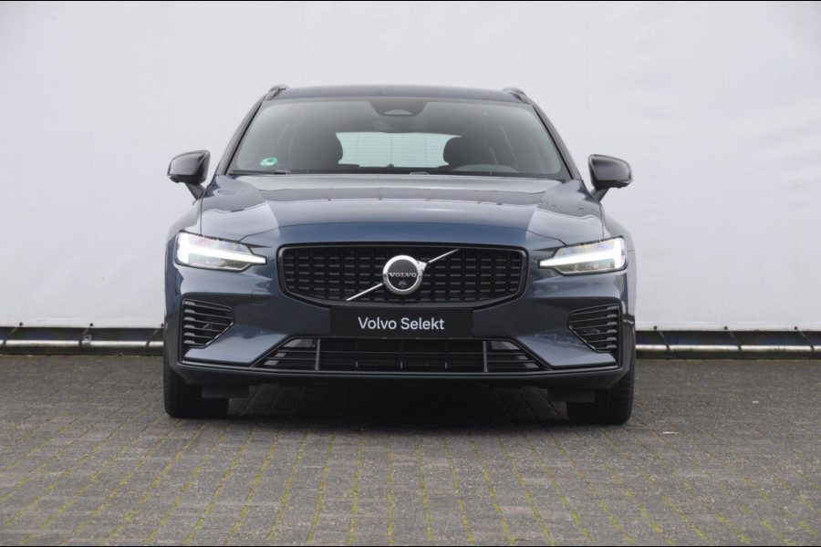 Volvo V60 T6 350PK Automaat AWD Plus Dark / Adaptive cruise control / Elektrische stoelen / Harman Kardon audio / Trekhaak / Pilot assist / BLIS / Stoel en stuur verwarming / Elektrische achterklep / Parkeersensoren met 360 camera / Google infotainment