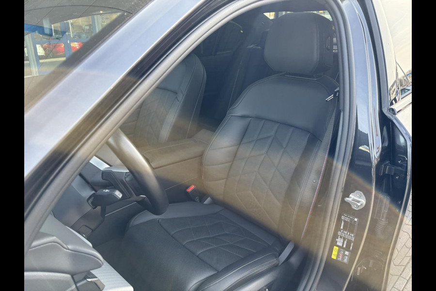 BMW i5 eDrive40 84 kWh | VOL! | Panoramadak | H&K Audio | M Pakket | Stoel- Ventilatie & Verwarming | Memory Seats |